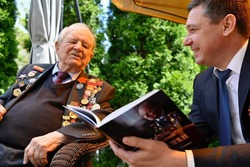 Врио главы Тамбовской области побывал в гостях у ветерана Владимира Севрюкова 