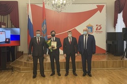 Губернатор Александр Никитин наградил тамбовчан за заслуги в деле патриотического воспитания
