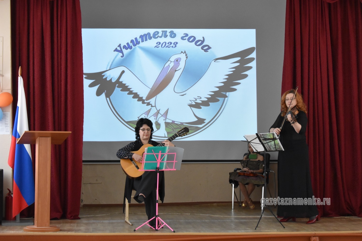 Выступление-подарок от Знаменской школы искусств – Елена Дуда и Марина Попова