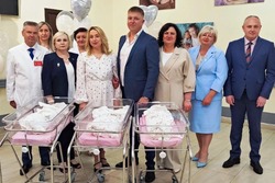 В Тамбовском перинатальном центре торжественно выписали тройню