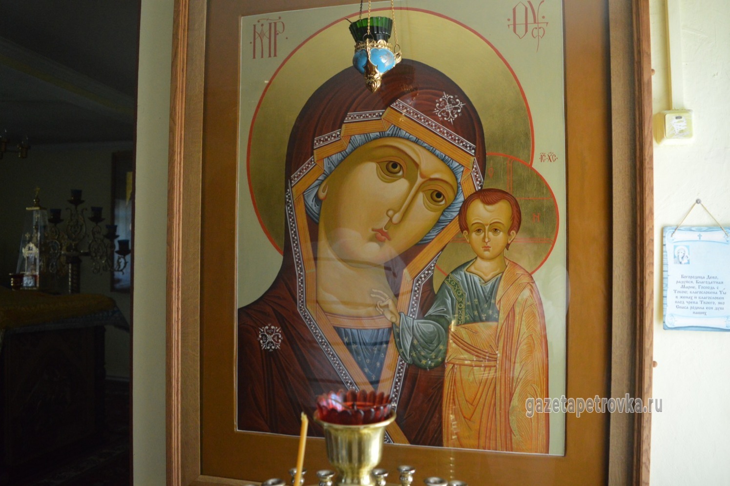 Икона Казанской Божией Матери написана в мастерской по древнерусским канонам