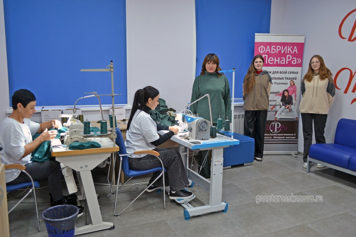 В одном из кабинетом центра оборудовали мини-цех