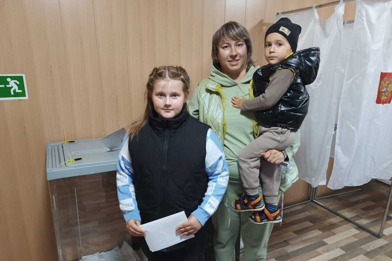 Наталья Поддубская с детьми