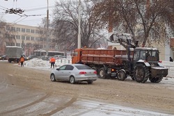 В Тамбове городские службы убирают снег в круглосуточном режиме