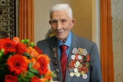 Ветеран из Тамбова Анатолий Сметанин отметил 101-й день рождения