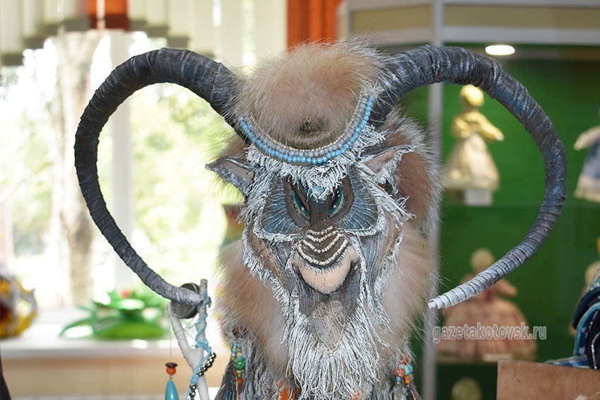 Козёл-шаман из коллекции «Интерьерные куклы»