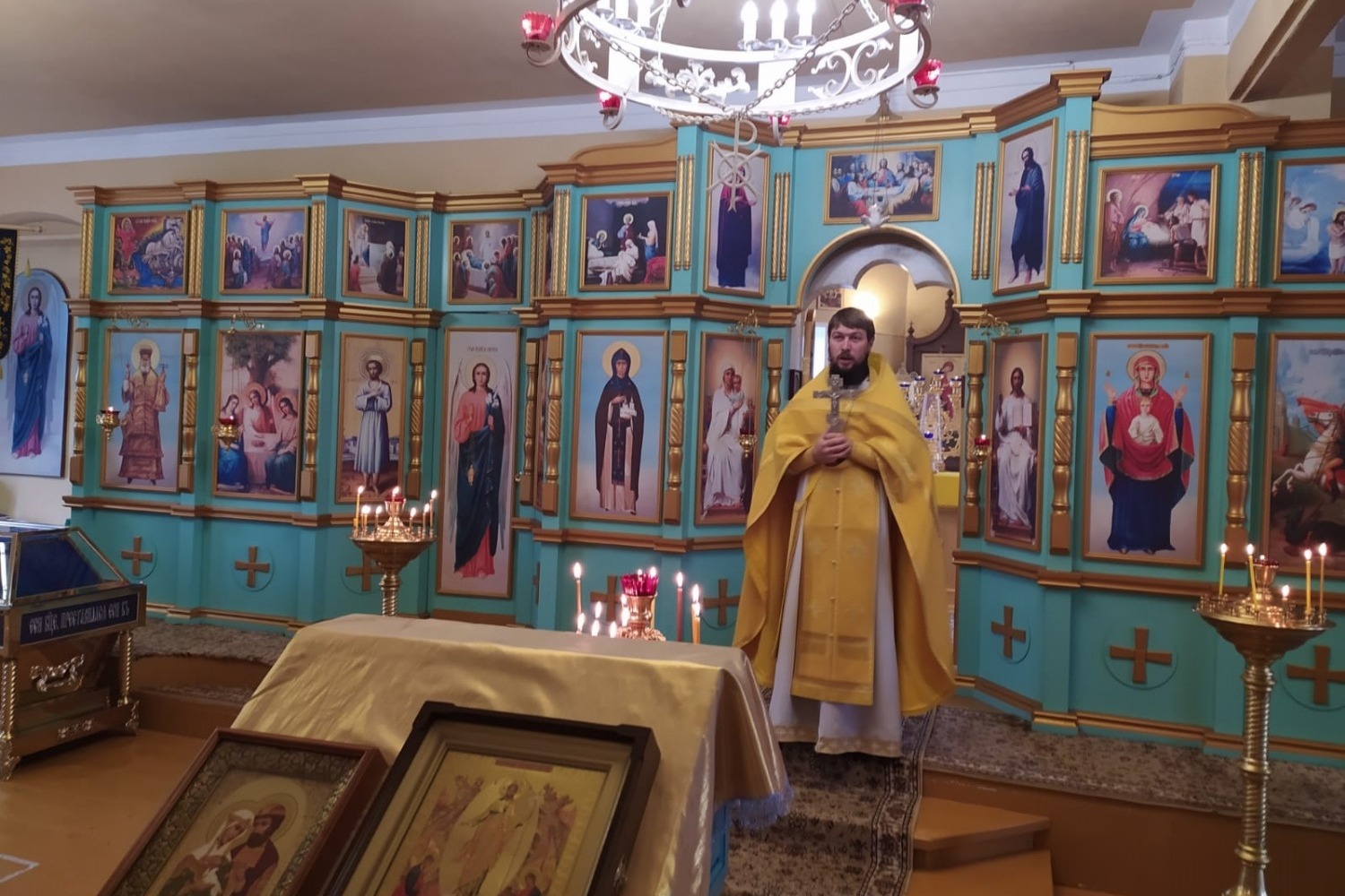 Настоятель Знаменского храма иконы Божией Матери «Знамение» священник Александр Алмаев