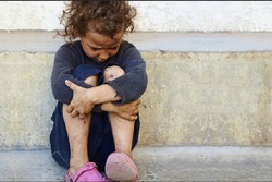 В Мичуринском районе родственница заставляла пятилетнюю девочку просить милостыню