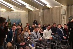 Лучшие выпускники "Школы парламентаризма" пройдут стажировку в органах власти