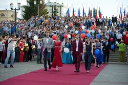 Губернатор Александр Никитин поздравил тамбовских выпускников с окончанием школы