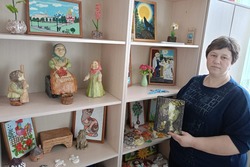 Удивительные превращения:  петровская мастерица создает картины из салфеток, а шкатулки — из картона