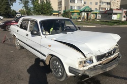 В Тамбове 79-летний водитель "Волги" спровоцировал ДТП с двумя пострадавшими