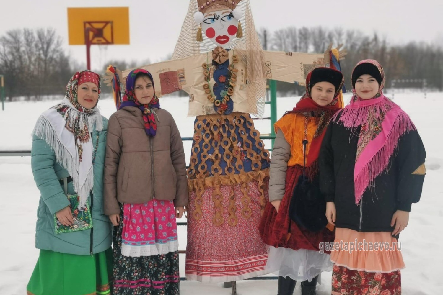 В народных костюмах отметили праздник участники художественной самодеятельности Вернадовского СК