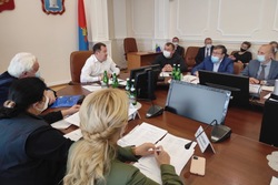 В администрации Тамбовской области обсудили введение QR-кодов для посещения общественных мест