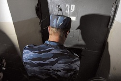 Бывший сотрудник тамбовской колонии осуждён за взятки
