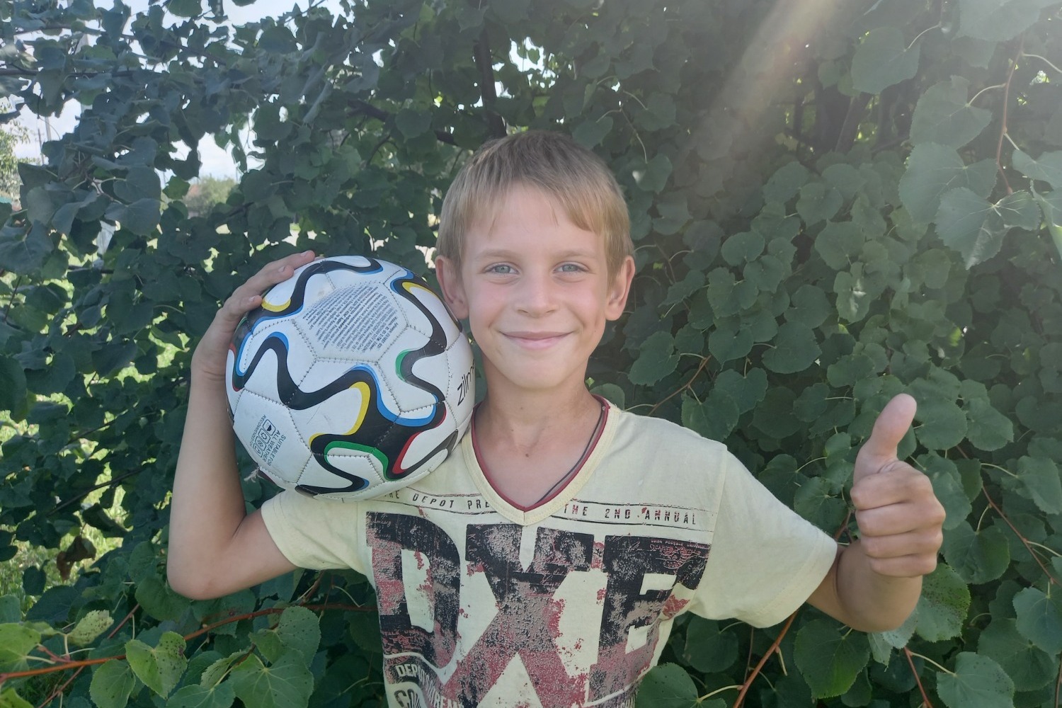 Третьеклассник Андрей Аносов уважает спорт.