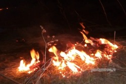 В Уварове 11 часов тушили горящий мусорный полигон