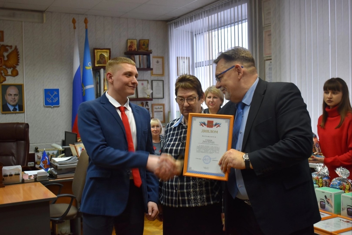 Награждения ученика моршанской школы №1 Максима Кузнецова 