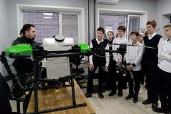 Тамбовской молодёжи рассказали, как делаются беспилотники для села 