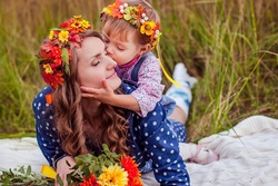 Тамбовчан приглашают к участию в творческих конкурсах, посвященных Дню матери