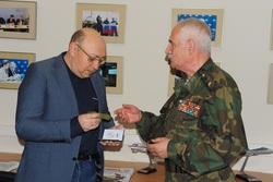 Наш земляк, известный журналист Александр Рогаткин награждён медалью «Военкор»