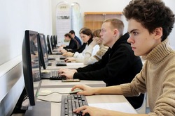 Тамбовские школьницы стали лучшими в межрегиональной олимпиаде по информатике