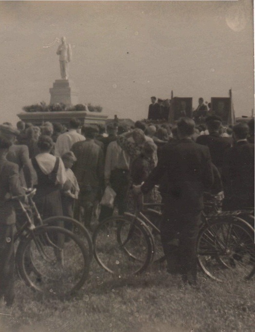 Первомайский митинг в одном из сёл района. 1950-е годы.