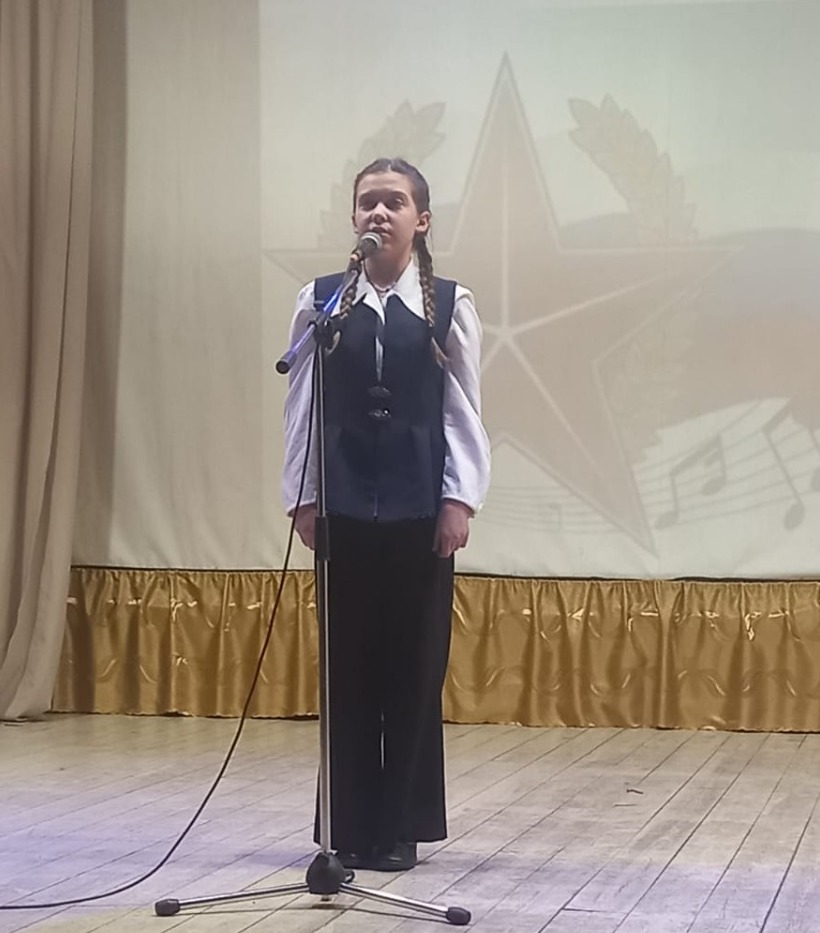 Кристина Пехтерева исполнила песню «Обелиск»