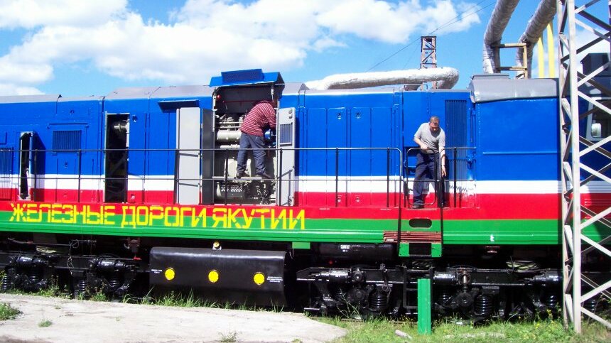 Тепловоз 2Т-10 для якутских железных дорог. Фото Владимира Кужелева.