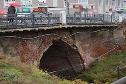 В Тамбове в связи с ремонтом перекрыли движение через мост на Базарной