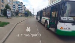 В Тамбове женщина выпала на ходу из автобуса и сломала ногу
