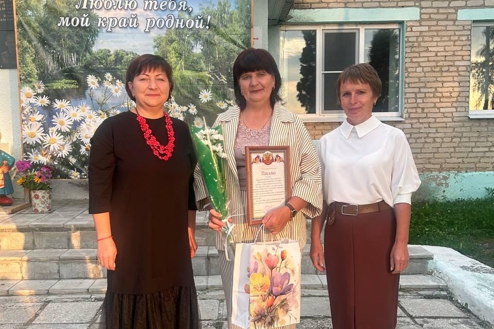 Людмила Хлыстова отметила в этом году 35-летие со дня свадьбы с супругом Иваном
