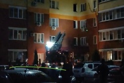  В деревне Красенькая пожарные спасли 35 человек из горящей многоэтажки