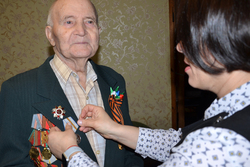 В Рассказово продолжают вручать юбилейные медали к 75-летию Великой Победы