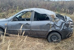 В Бондарском округе опрокинулась на мокрой дороге женщина на «Ладе»