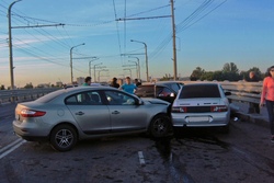 В Тамбове женщина на авто устроила массовое ДТП: пострадали два человека
