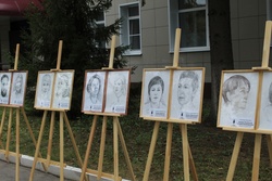 В Тамбове прошла выставка портретов врачей, боровшихся с коронавирусом