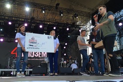 На "Черноземе" можно приобрести уникальные открытки со штемпелем рок-фестиваля и автографами исполнителей