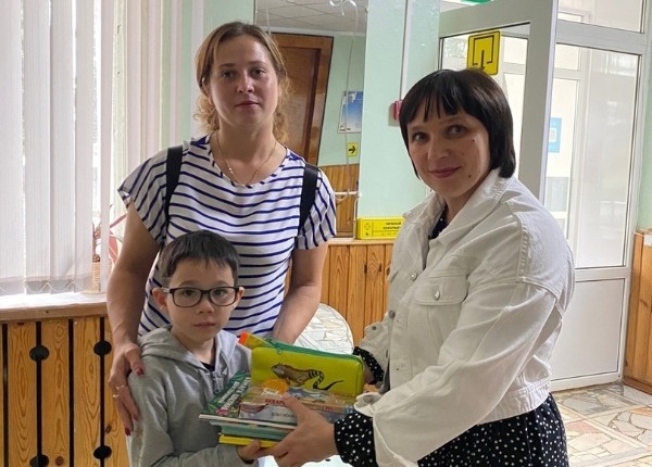 Помощь в сборе детей в школу