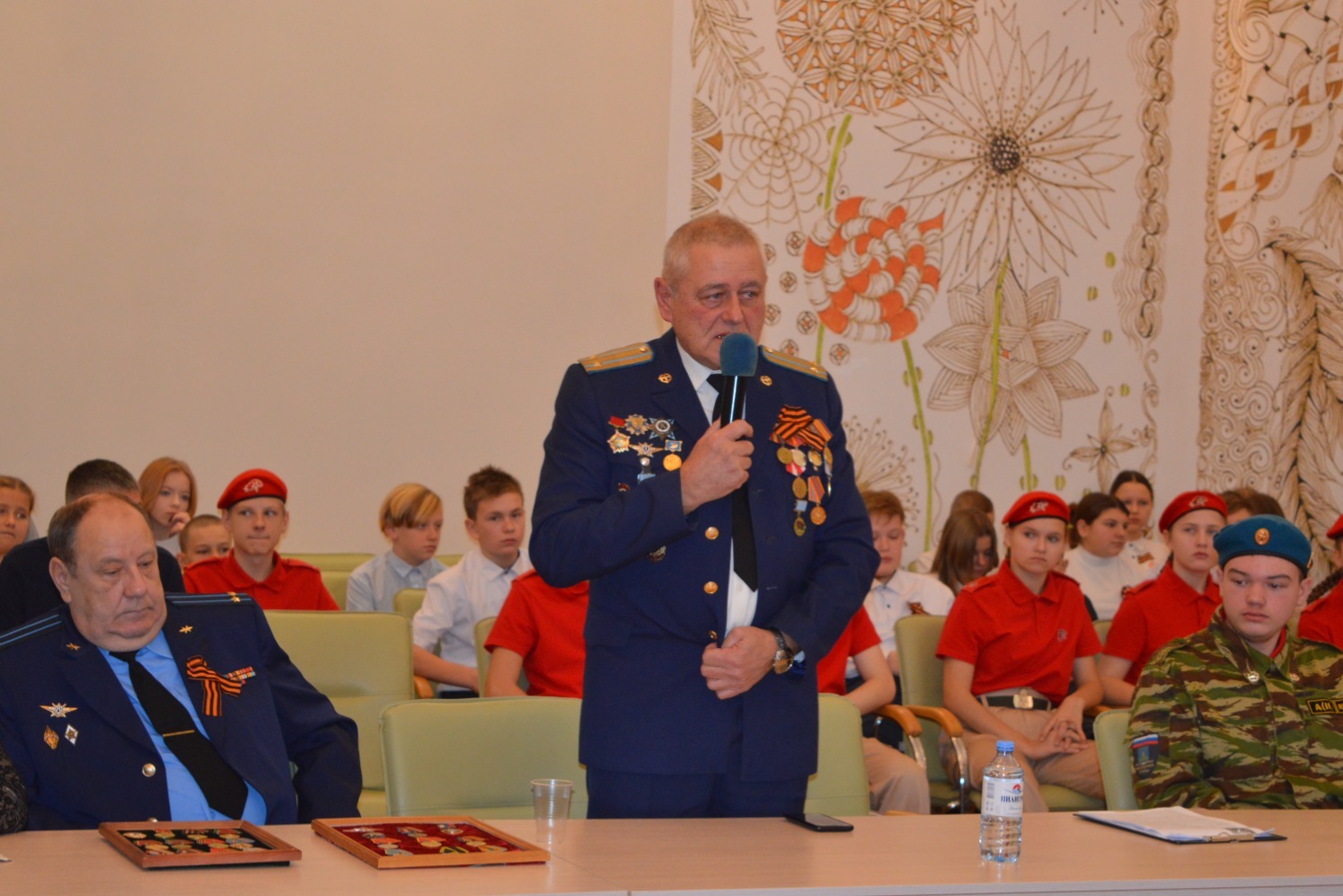 Своими воспоминаниями об «афганской» войне поделился кавалер ордена Красной Звезды подполковник запаса Владимир Севостьянов
