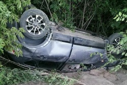 Под Тамбовом пьяный водитель опрокинулся на иномарке: пострадали два человека