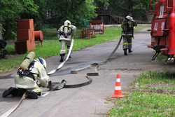 Тамбовские пожарные улучшают навыки спасения людей и держат себя в форме