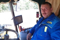 Тракторист «Инжавинской Нивы» Пётр Ермолов награждён Почётной грамотой Президента