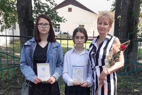 Выпускницы разного времени 
