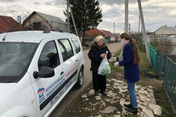 «Единая Россия» передала волонтёрскому центру два автомобиля для помощи пожилым