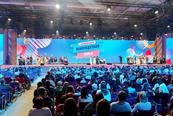 Семью Селивановых из Котовска наградили в национальном центре «Россия»
