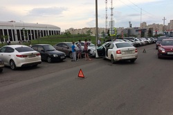 На севере Тамбова при столкновении четырёх иномарок пострадали женщина и ребёнок