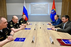 Евгений Первышов встретился с экипажем подшефного подводного крейсера «Тамбов»