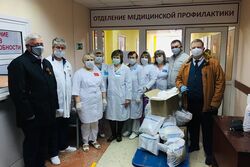 Тамбовским медикам и соцработникам передали новую партию защитных масок