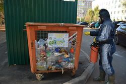 В Тамбове спецбригады дезинфицируют площадки для сбора мусора